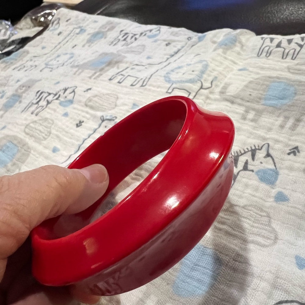 Vintage Red Bangle Bracelet - Picture 4 of 5